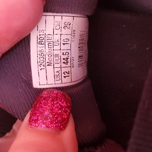 Brooks shoes - Picture 5 of 8